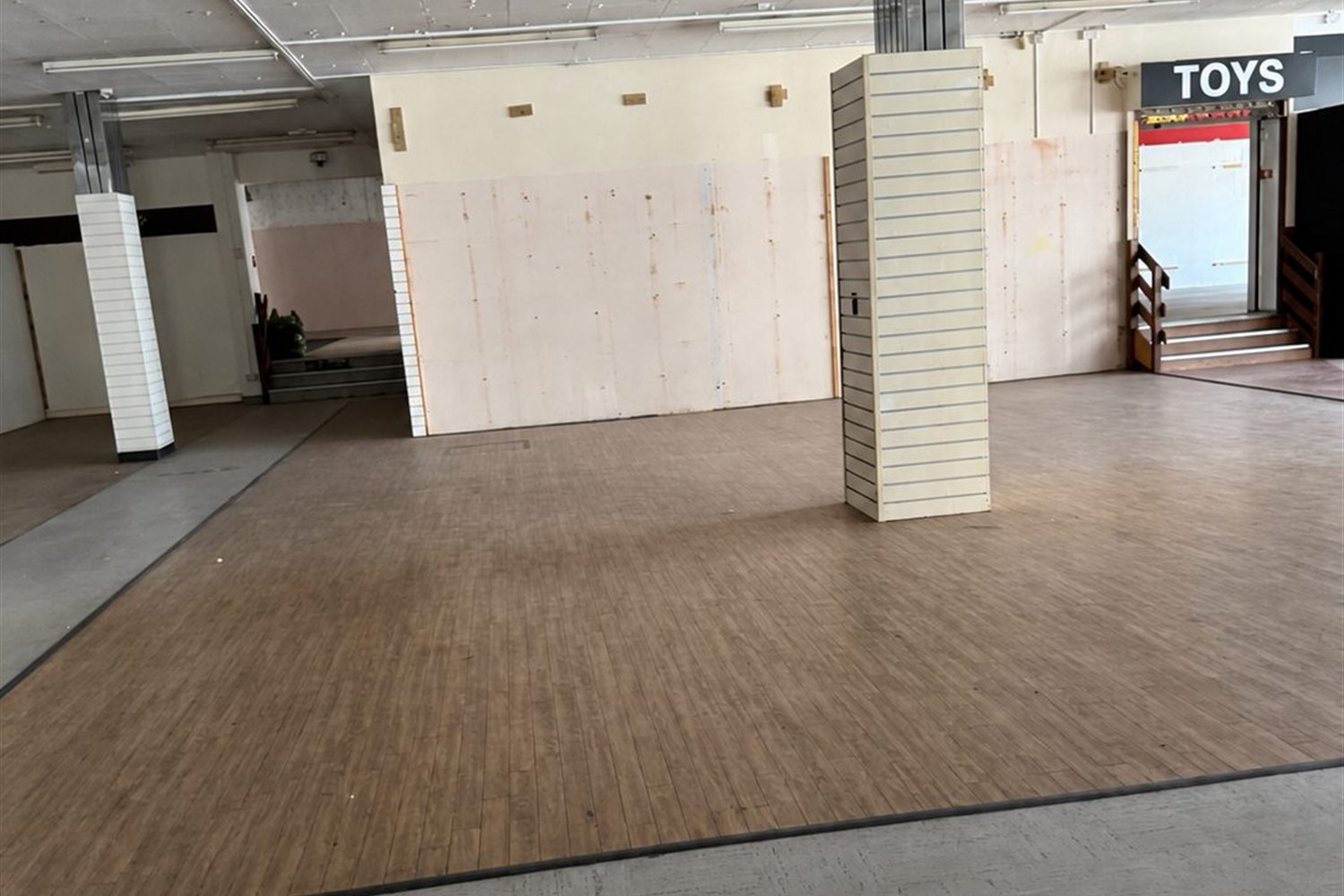 Sales floor emptied end to end