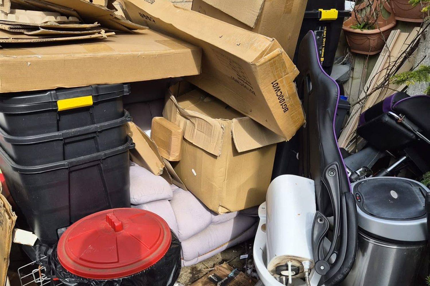 Garage clear-out, everything loaded